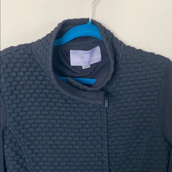 Black stretchy zip up with pockets - Picture 2 of 4